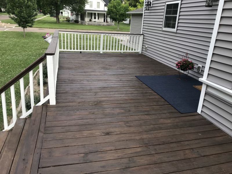 Deck Staining Brentwood